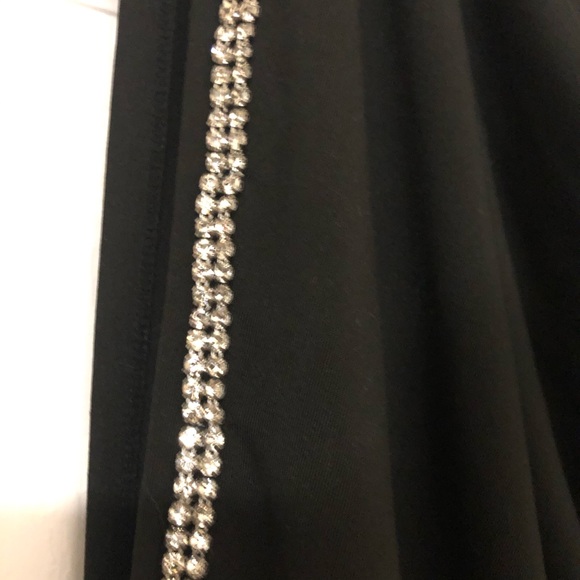 Party Dress 🎉 - Picture 2 of 3